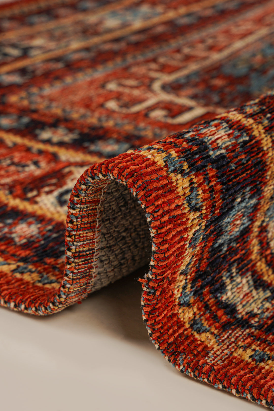 Nayra Kuman 32 Kaymaz Tabanlı Yıkanabilir Klasik Kilim - Kırmızı — detay 3