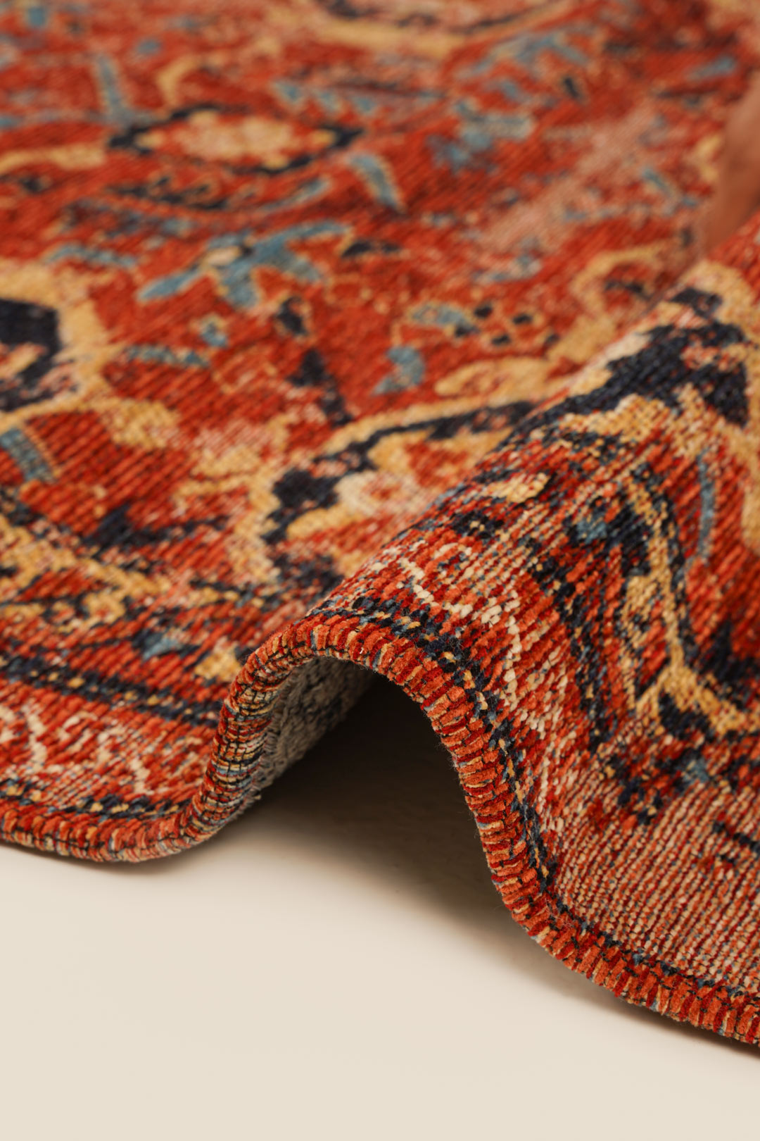 Nayra Kuman 33 Kaymaz Tabanlı Yıkanabilir Klasik Kilim - Kırmızı — detay 3