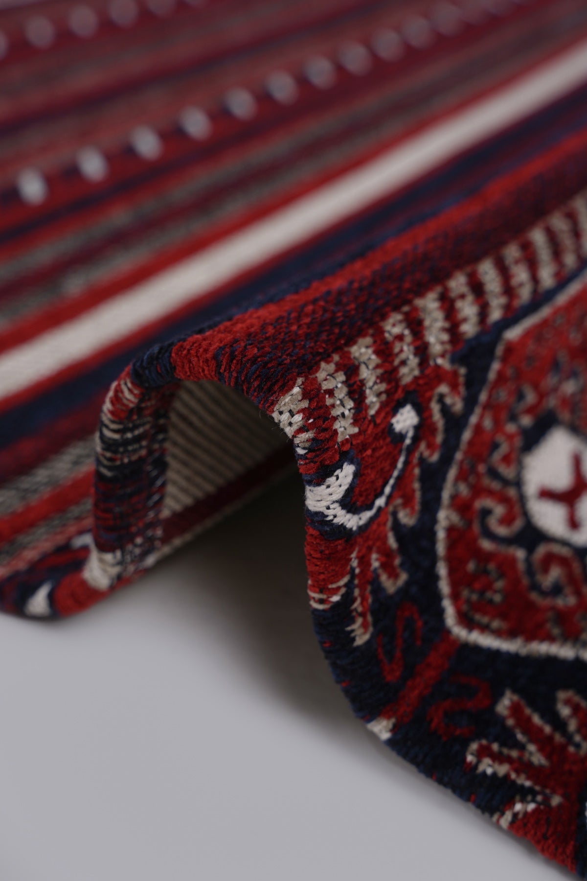 Mira Afgan 9 Kaymaz Tabanlı Yıkanabilir Klasik Kilim — detay 4