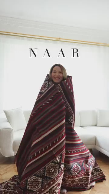Naar Halı tanıtım videosu - Mira Afgan 9 Kaymaz Tabanlı Yıkanabilir Klasik Kilim - Kırmızı